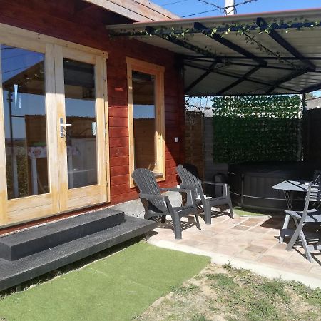Charmant Chalet Pour 2 Personnes Spa Prive Massillargues-Attuech ภายนอก รูปภาพ