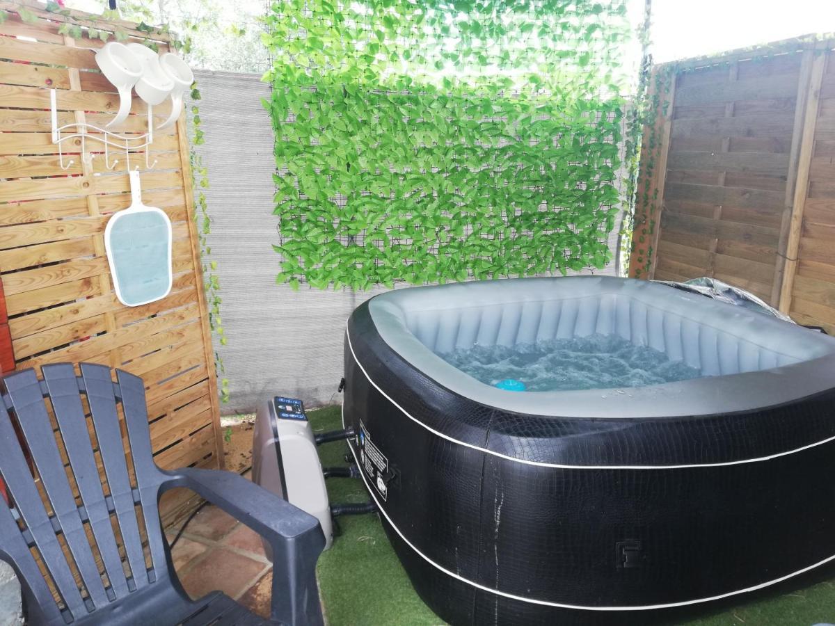 Charmant Chalet Pour 2 Personnes Spa Prive Massillargues-Attuech ภายนอก รูปภาพ